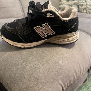 New Balance Black and White Sneakers Athletic Heritage